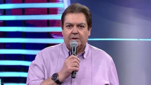 Faustão nega referência a Bolsonaro ao falar em ‘imbecil’