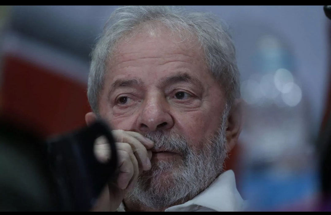Juiz determina saída de Lula da prisão após decisão do STF
