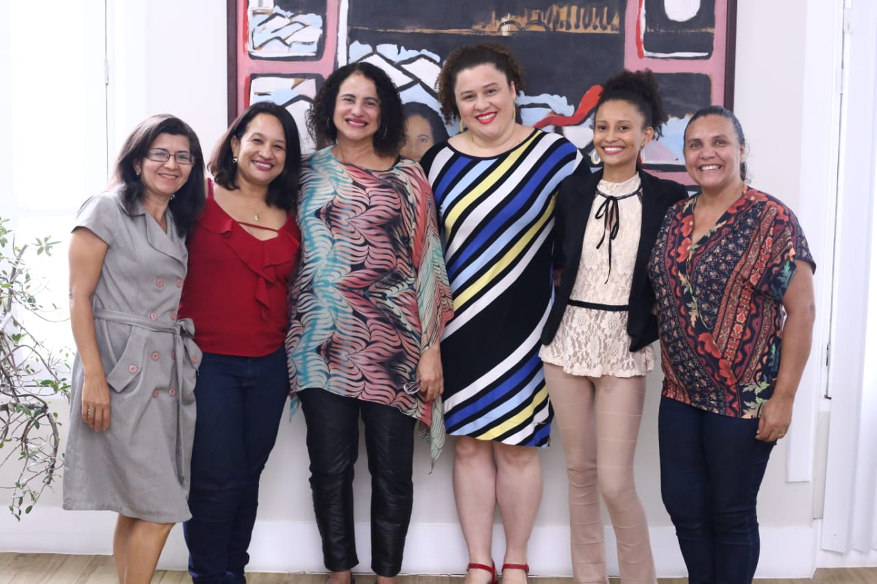 Vice-Governadora recebe Grupo de Mulheres de Palmares