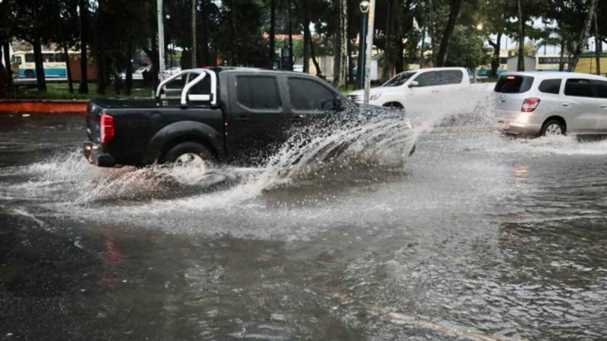 APAC emite renovação de alerta de chuvas forte em Pernambuco pelas próximas 24 horas em três regiões; veja os locais