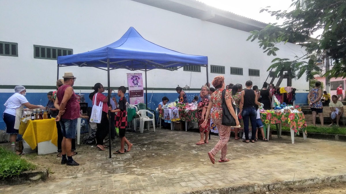 Mulheres de Atitude realizam feira de artesanato em Palmares