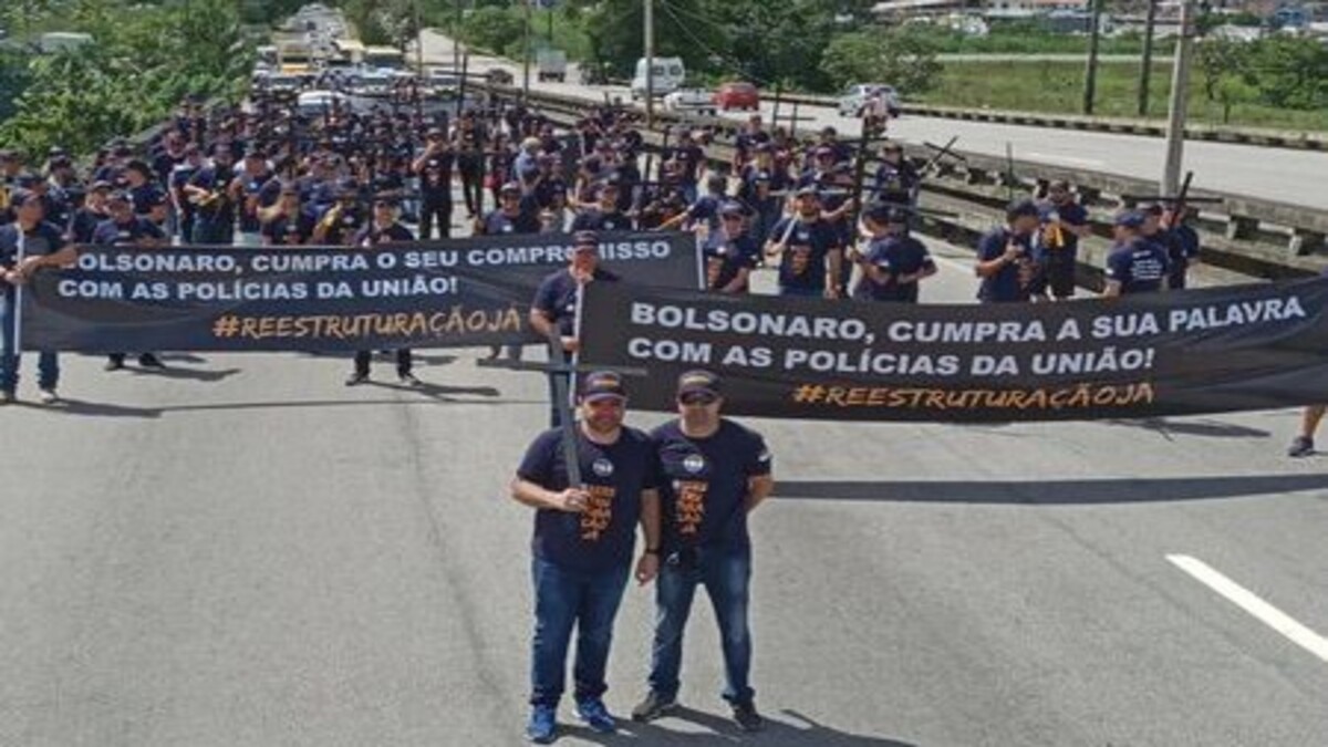 Policiais Rodoviários Federais protestam no Recife