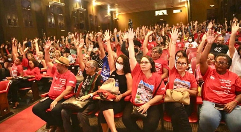 Trabalhadores em Educação aprovam paralisação, 1ª na gestão Raquel Lyra